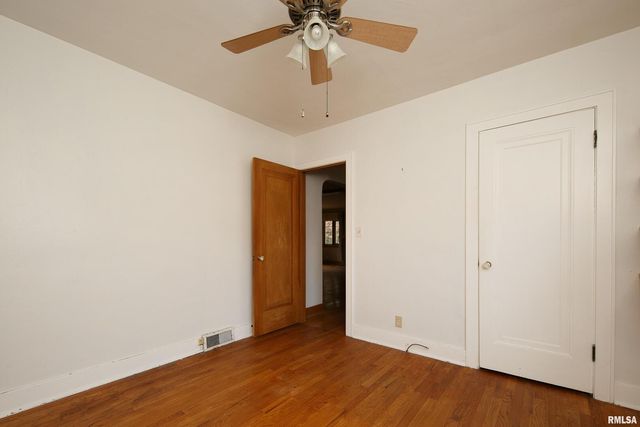 2911 25TH Avenue, Moline, IL 61265