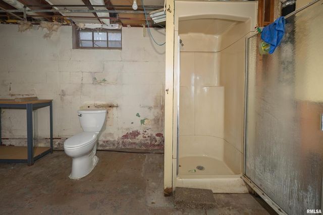 2911 25TH Avenue, Moline, IL 61265