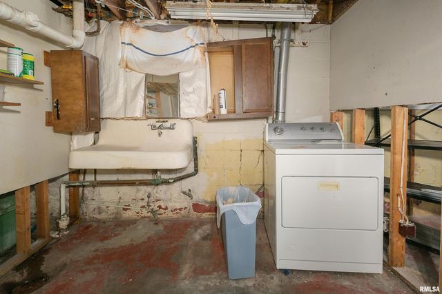 2911 25TH Avenue, Moline, IL 61265