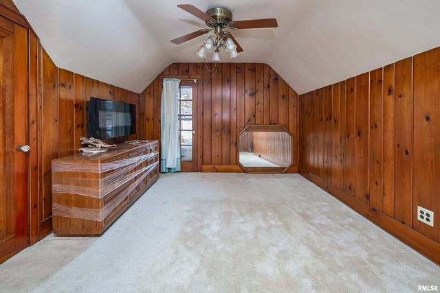 2911 25TH Avenue, Moline, IL 61265