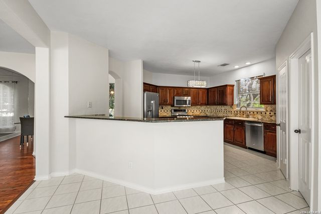 2523 Hollow Village, San Antonio, TX 78231