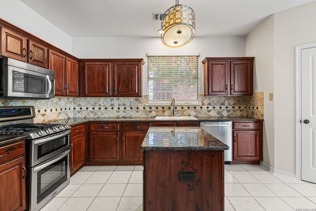 2523 Hollow Village, San Antonio, TX 78231