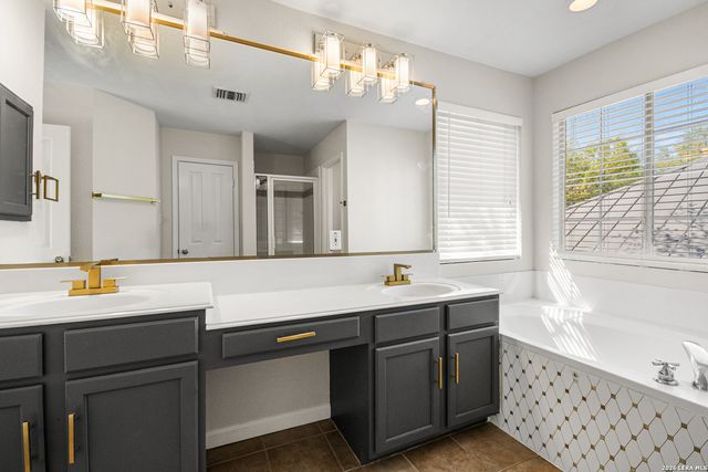 2523 Hollow Village, San Antonio, TX 78231