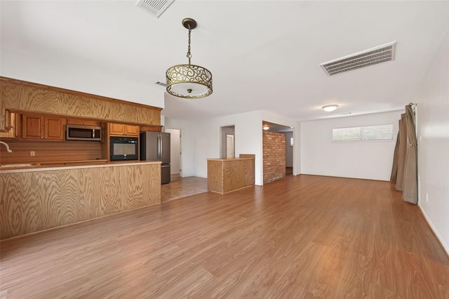 4834 Spellman Road, Houston, TX 77035