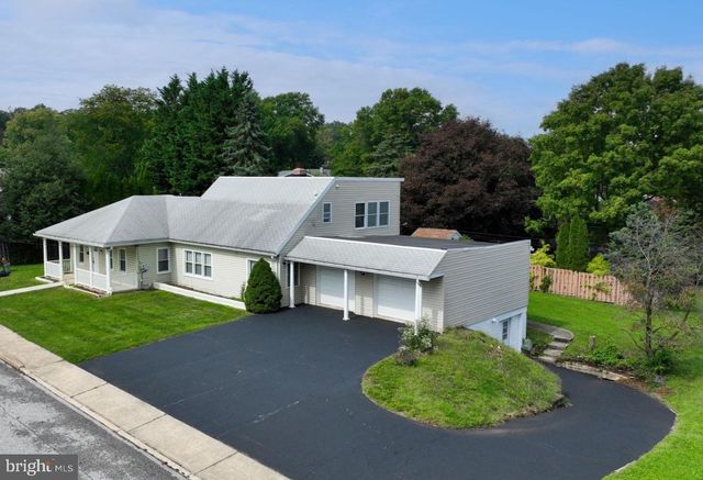 419 COTTAGE PL, Red Lion, PA 17356
