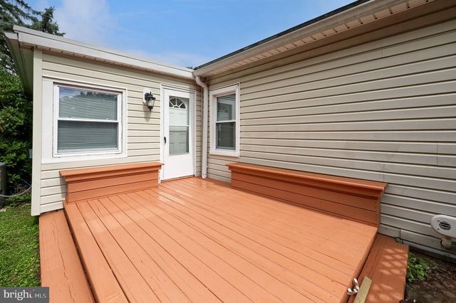 419 COTTAGE PL, Red Lion, PA 17356