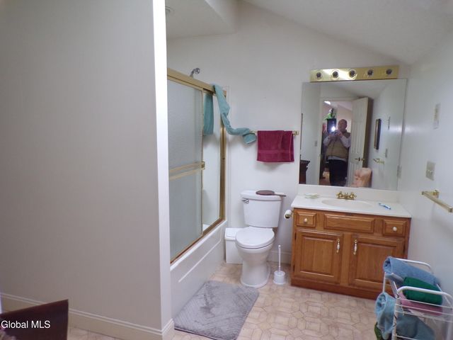 20 Westwood Drive, Queensbury, NY 12804