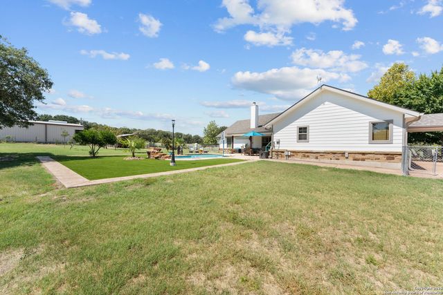 104 Woodcreek, La Vernia, TX 78121