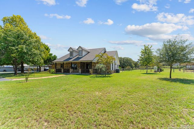 104 Woodcreek, La Vernia, TX 78121