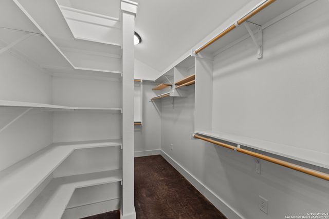 104 Woodcreek, La Vernia, TX 78121