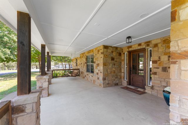 104 Woodcreek, La Vernia, TX 78121