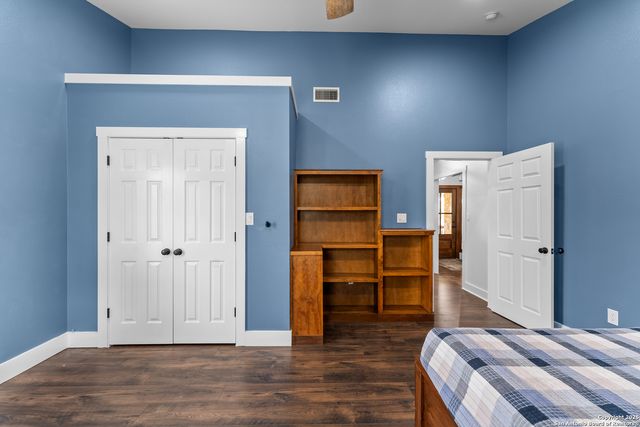 104 Woodcreek, La Vernia, TX 78121