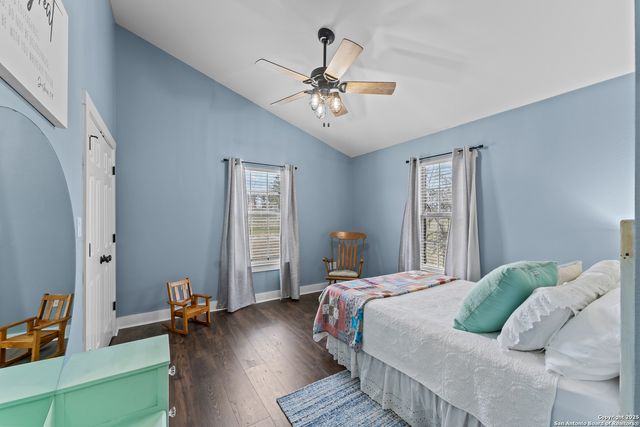 104 Woodcreek, La Vernia, TX 78121