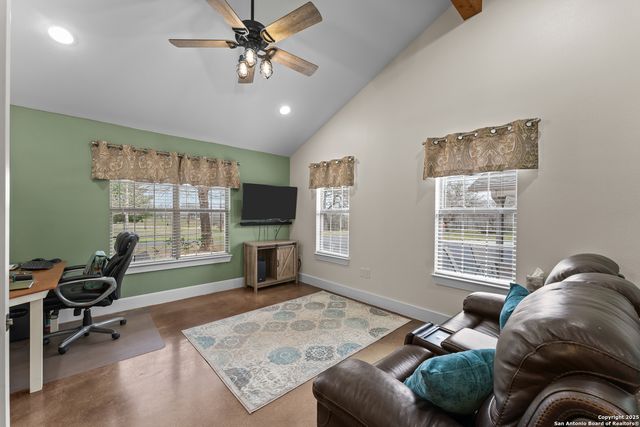 104 Woodcreek, La Vernia, TX 78121