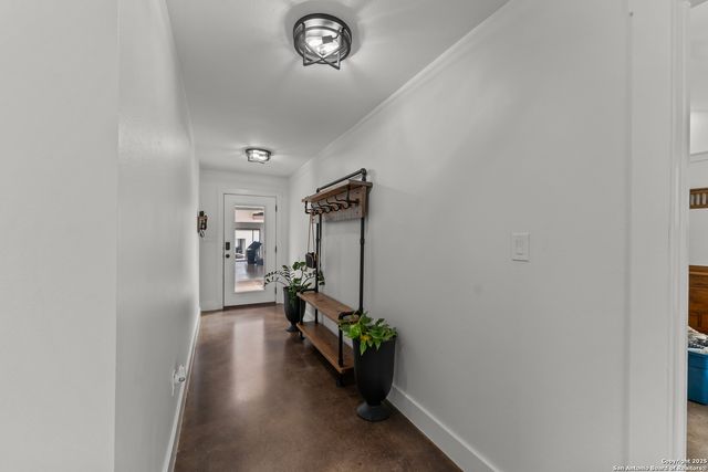 104 Woodcreek, La Vernia, TX 78121