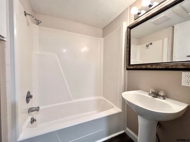 1430 N Keene Avenue, Fremont, NE 68025