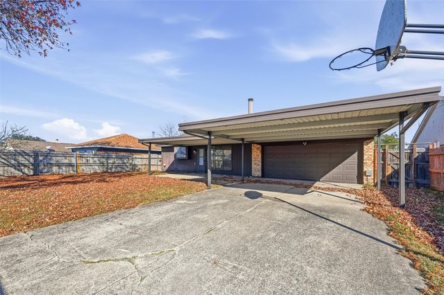 2708 Chisolm Trail, Mesquite, TX 75150