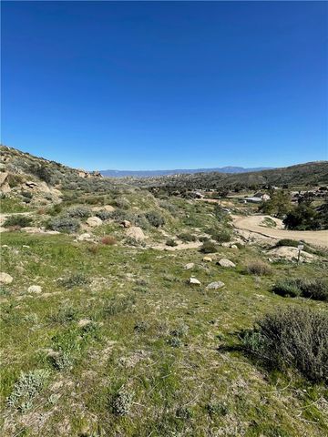 53 Spring Road, Colton, CA 92324