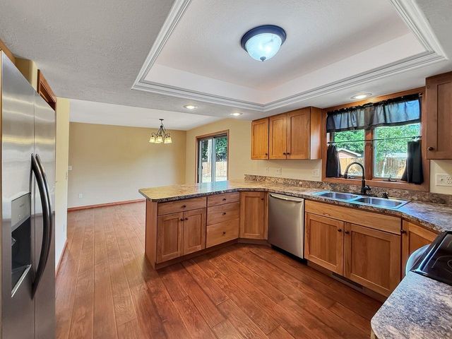 1304 2nd Ave SW, Minot, ND 58701