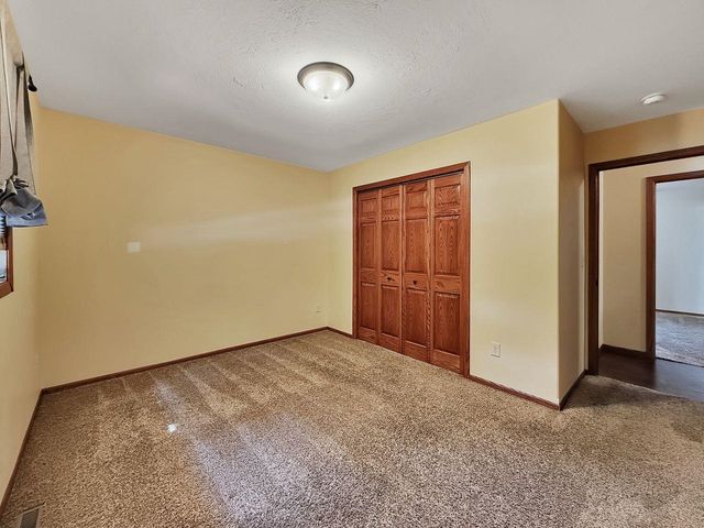 1304 2nd Ave SW, Minot, ND 58701