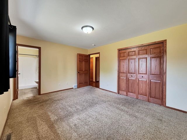 1304 2nd Ave SW, Minot, ND 58701