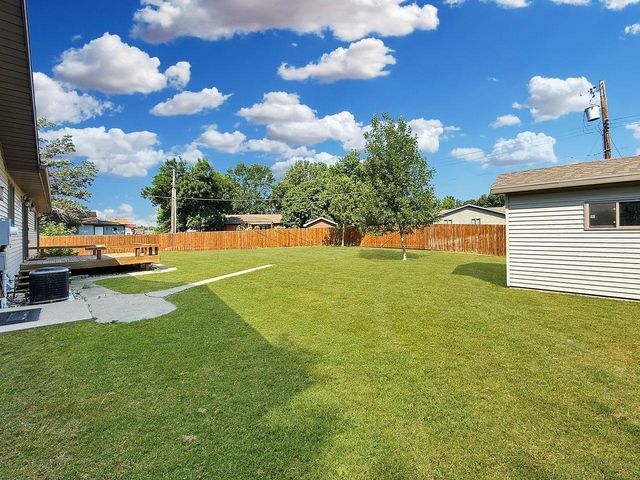 1304 2nd Ave SW, Minot, ND 58701