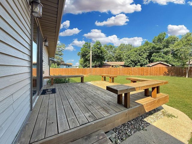 1304 2nd Ave SW, Minot, ND 58701