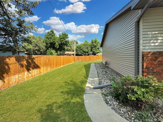 1304 2nd Ave SW, Minot, ND 58701