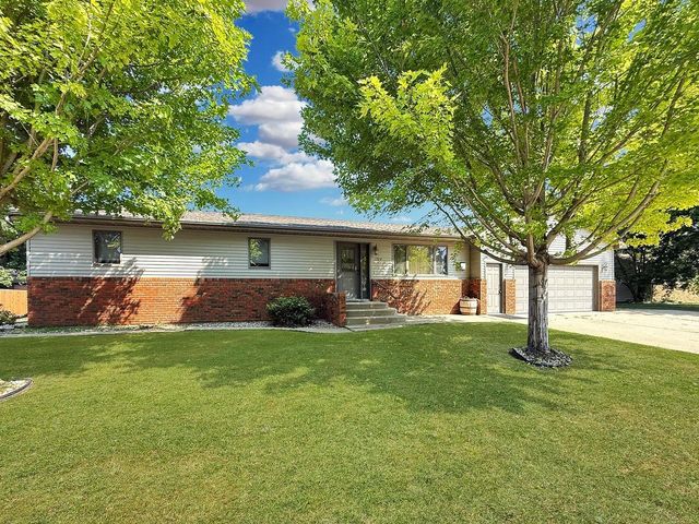 1304 2nd Ave SW, Minot, ND 58701