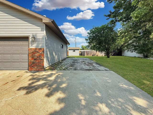 1304 2nd Ave SW, Minot, ND 58701