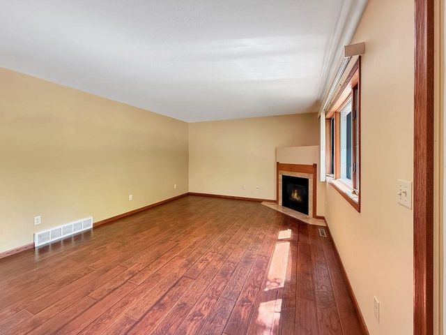 1304 2nd Ave SW, Minot, ND 58701