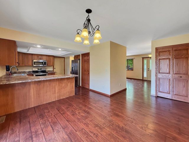 1304 2nd Ave SW, Minot, ND 58701