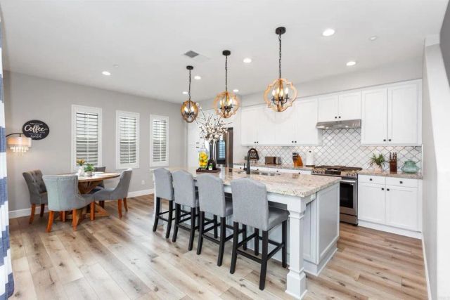 4372 Pacifica Way 6, Oceanside, CA 92056