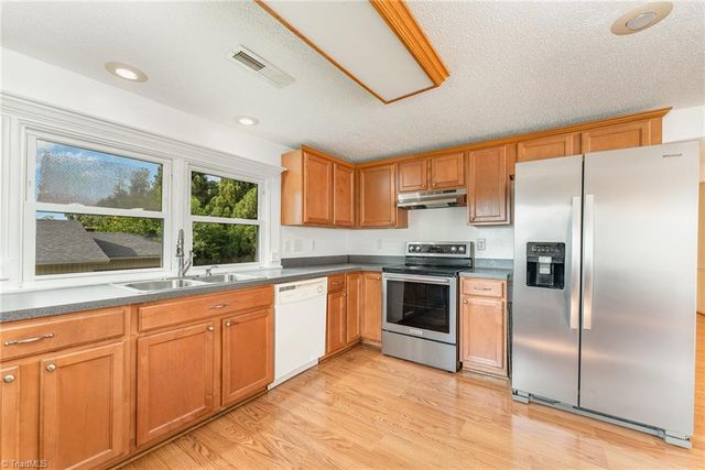 6028 US Highway 29 Bus, Reidsville, NC 27320