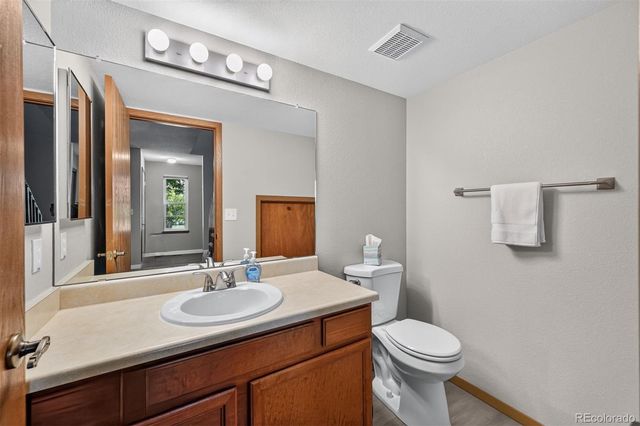 9147 W Cedar Drive B, Lakewood, CO 80226
