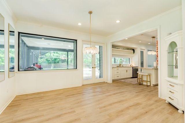 121 Catalpa Street, Lake Jackson, TX 77566