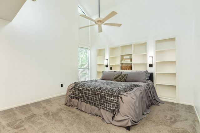 121 Catalpa Street, Lake Jackson, TX 77566