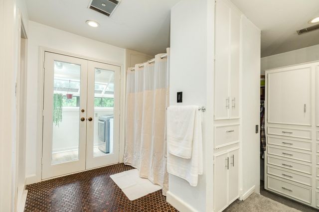 121 Catalpa Street, Lake Jackson, TX 77566