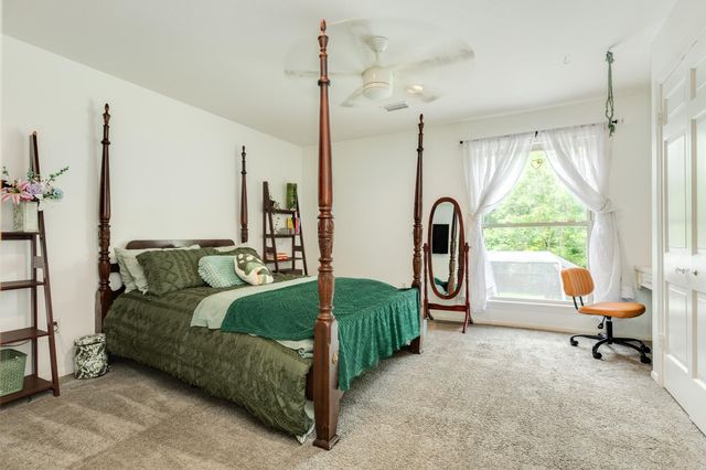 121 Catalpa Street, Lake Jackson, TX 77566