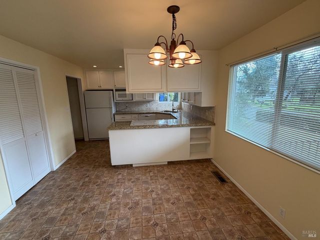 450 Sky Oaks Dr, Angwin, CA 94508