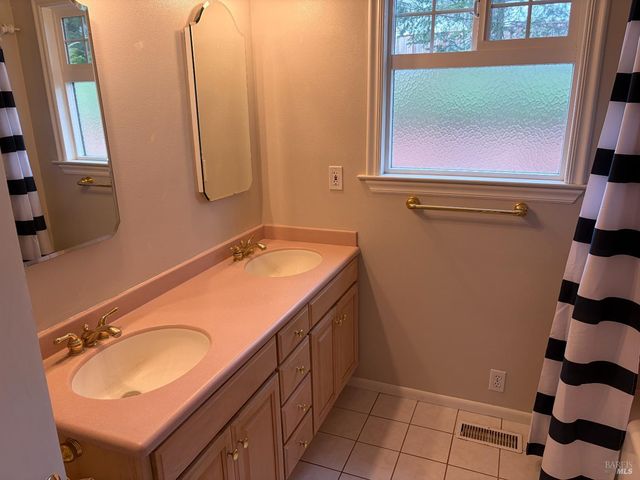 450 Sky Oaks Dr, Angwin, CA 94508