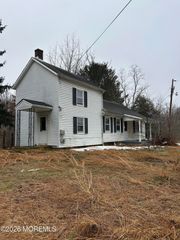 121 E Union Valley Road, Monroe, NJ 08831