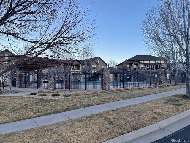11963 W Long Cir 103, Littleton, CO 80127