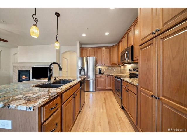 11963 W Long Cir 103, Littleton, CO 80127