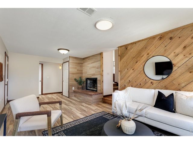 1050 Sunrise Dr, Lyons, CO 80540