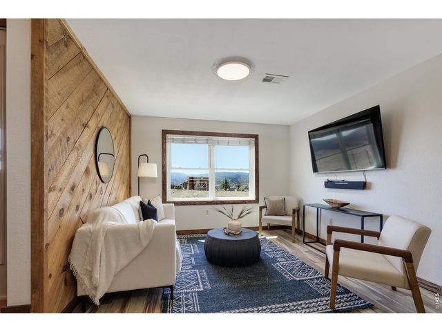 1050 Sunrise Dr, Lyons, CO 80540