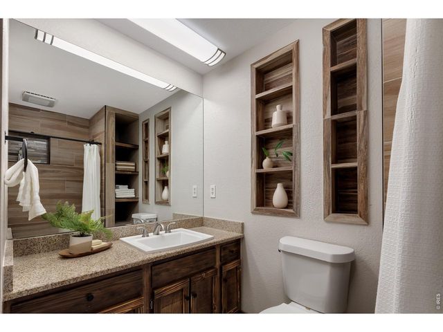 1050 Sunrise Dr, Lyons, CO 80540