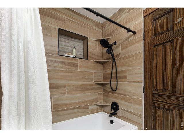 1050 Sunrise Dr, Lyons, CO 80540