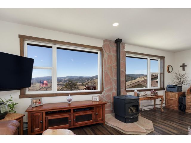 1050 Sunrise Dr, Lyons, CO 80540