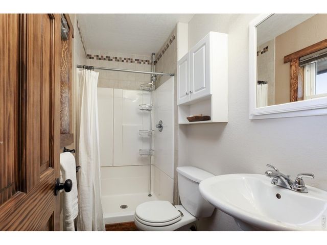 1050 Sunrise Dr, Lyons, CO 80540